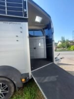 Furgoneta HBX511, espaciosa caravana para dos caballos (2019) - Imagen 6