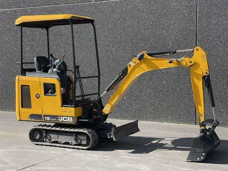 JCB_15_C_-_1_4_1 Mini JCB 15 C-1 de cuero de ocasión - Imagen 1