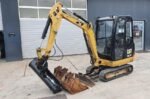 Caterpillar CAT 302.2D (2013) – Miniexcavadora 2,1T – 2.468 h – 3 cucharones