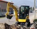 Miniexcavadora Komatsu PC26MR-3 usada (2013) de 2,8 toneladas con 3 cucharones - Imagen 2