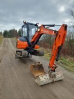 Kubota KX71-3 (2012) – Miniexcavadora de 2,5 T – 2534 horas – 3 cucharones – Excelente estado - Imagen 2