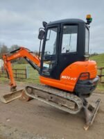 Kubota KX71-3 (2012) – Miniexcavadora de 2,5 T – 2534 horas – 3 cucharones – Excelente estado