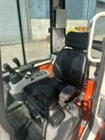 Kubota U27-4 (2018): miniexcavadora de 2,7 toneladas con accesorio hidráulico giratorio - Imagen 9