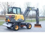 Excavadora de ruedas Volvo EW60E 2022 – 117 horas – Rotor basculante y accesorios - Imagen 4